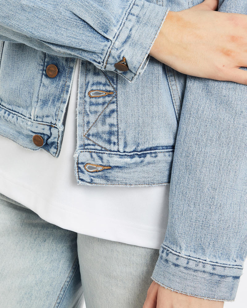 Vintage, 90s, Wrangler, Denim, Jacket, The Real Deal, size medium, colour Blue, newtown, sydney, australia, thrift store, opshop, preloved, secondhand, sustainable, retro, antique, 70s, 80s, 90s, 2000s, 00s, fashion, clothing, streetwear, trendy, garment, style, boutique, store, shop, archive, sale, cheap, best, top, Jackets