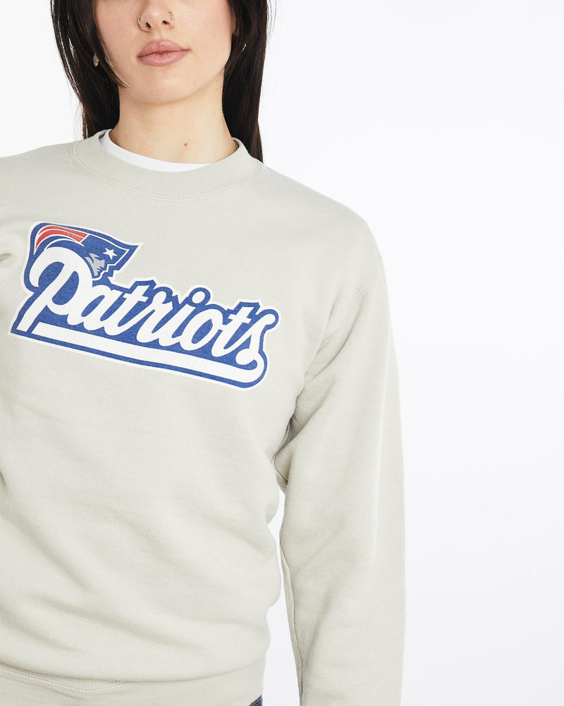 Vintage, 90s, NFL, New, England, Patriots, Sweatshirt, The Real Deal, size small, colour Beige, newtown, sydney, australia, thrift store, opshop, preloved, secondhand, sustainable, retro, antique, 70s, 80s, 90s, 2000s, 00s, fashion, clothing, streetwear, trendy, garment, style, boutique, store, shop, archive, sale, cheap, best, top, Sweats and hoodies