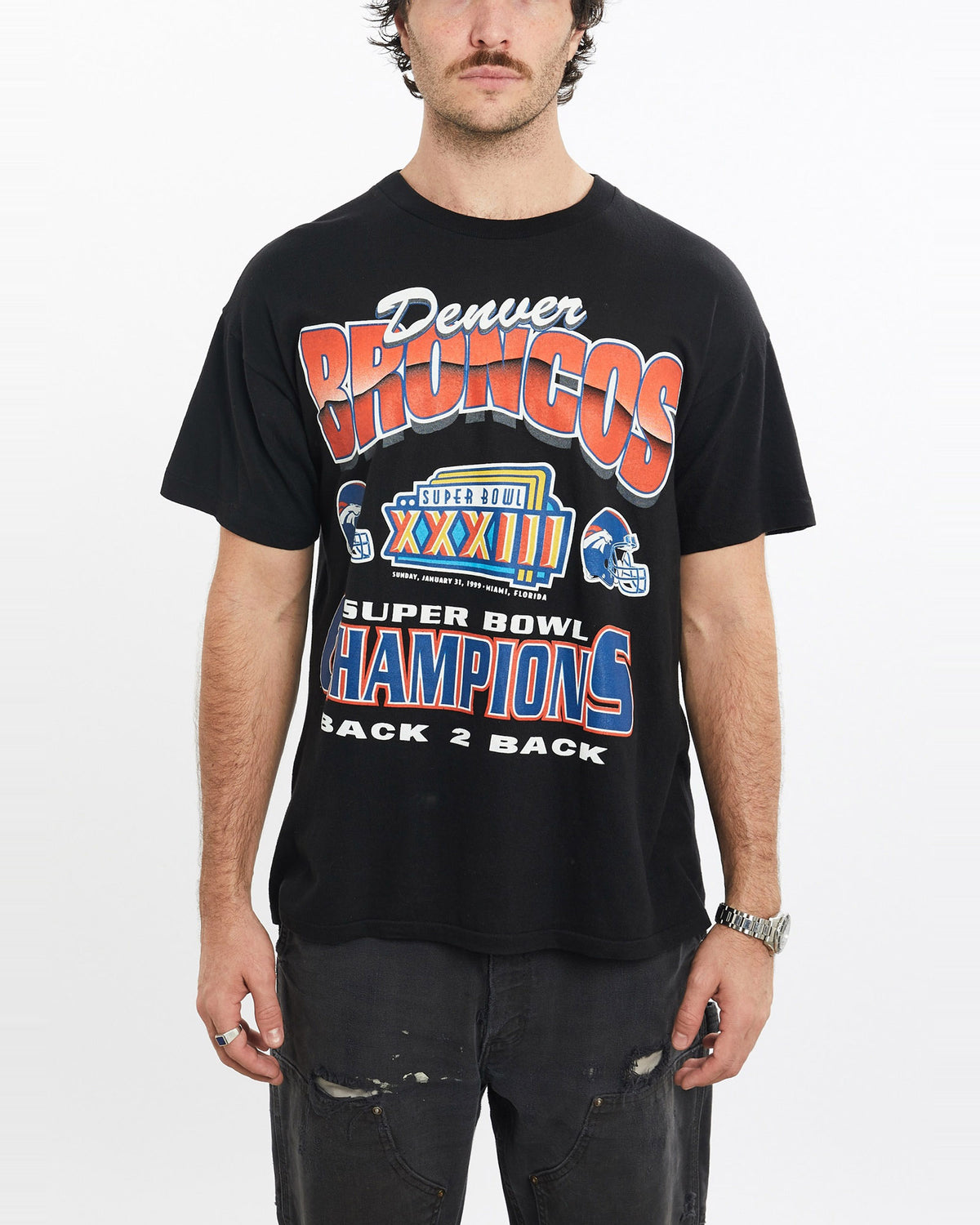 Buy Vintage NFL Clothing Online | The Real Deal display picture 1