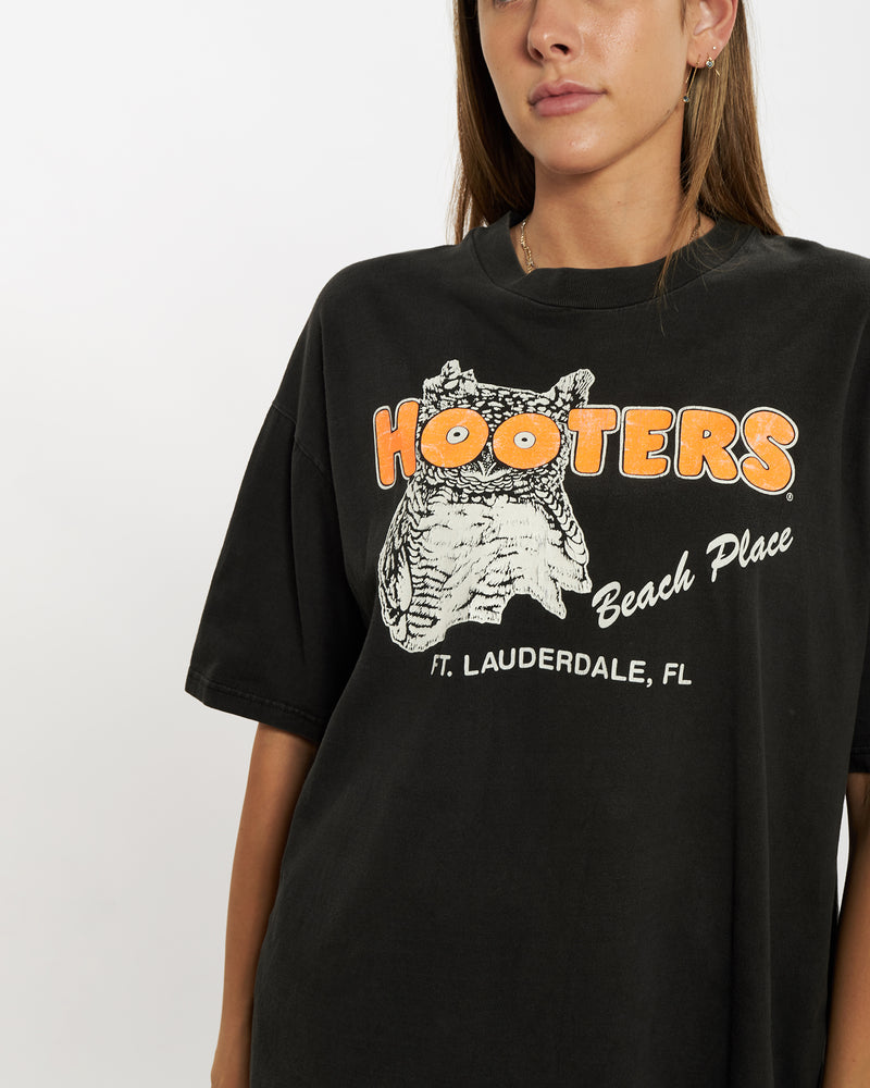 Vintage 90s Hooters 'Ft. Lauderdale FL' Tee <br>M , The Real Deal , newtown, sydney, australia, thrift store, opshop, preloved, secondhand, sustainable, retro, antique, 70s, 80s, 90s, 2000s, 00s, fashion, clothing, streetwear, trendy, garment, style, boutique, store, shop, archive, sale, cheap, best, top