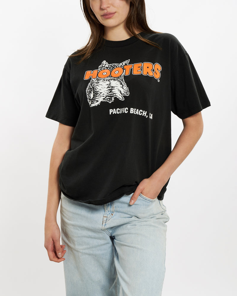 Vintage 90s Hooters Tee <br>M , The Real Deal , newtown, sydney, australia, thrift store, opshop, preloved, secondhand, sustainable, retro, antique, 70s, 80s, 90s, 2000s, 00s, fashion, clothing, streetwear, trendy, garment, style, boutique, store, shop, archive, sale, cheap, best, top