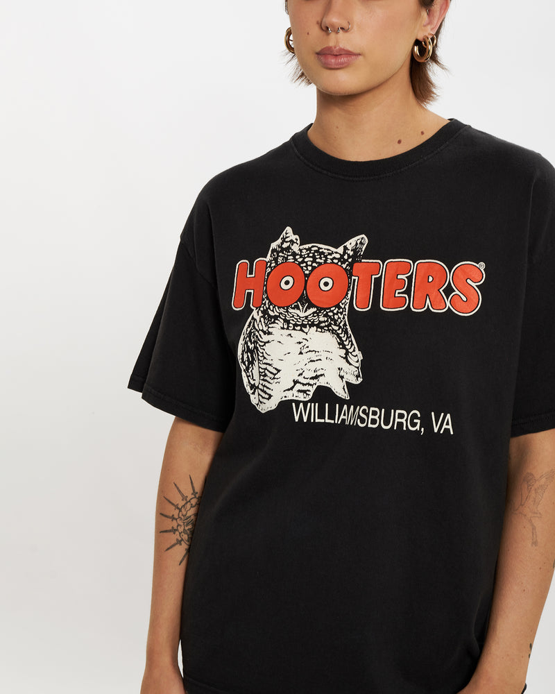 90s Hooters Tee <br>M