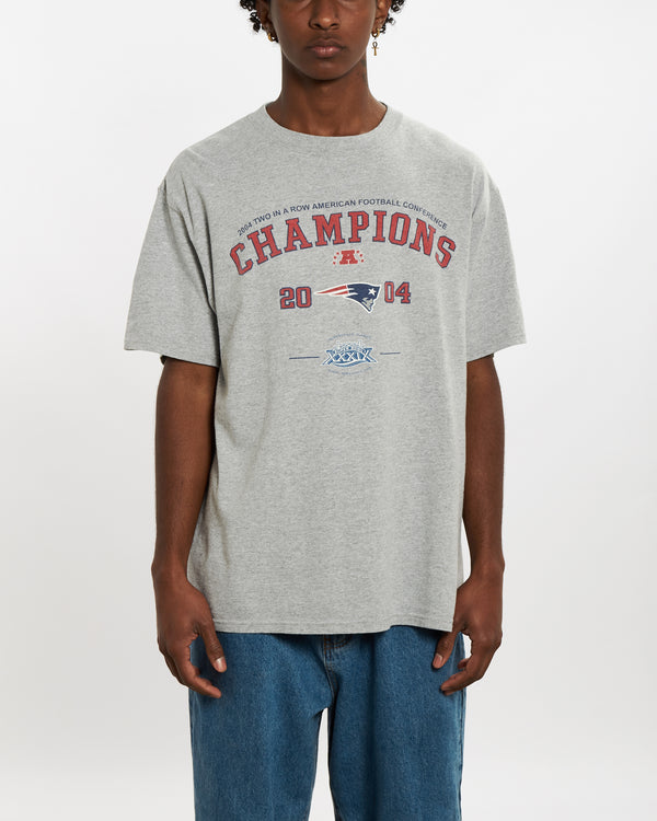 Vintage NFL New England Patriots Super Bowl Tee <br>L , The Real Deal , newtown, sydney, australia, thrift store, opshop, preloved, secondhand, sustainable, retro, antique, 70s, 80s, 90s, 2000s, 00s, fashion, clothing, streetwear, trendy, garment, style, boutique, store, shop, archive, sale, cheap, best, top