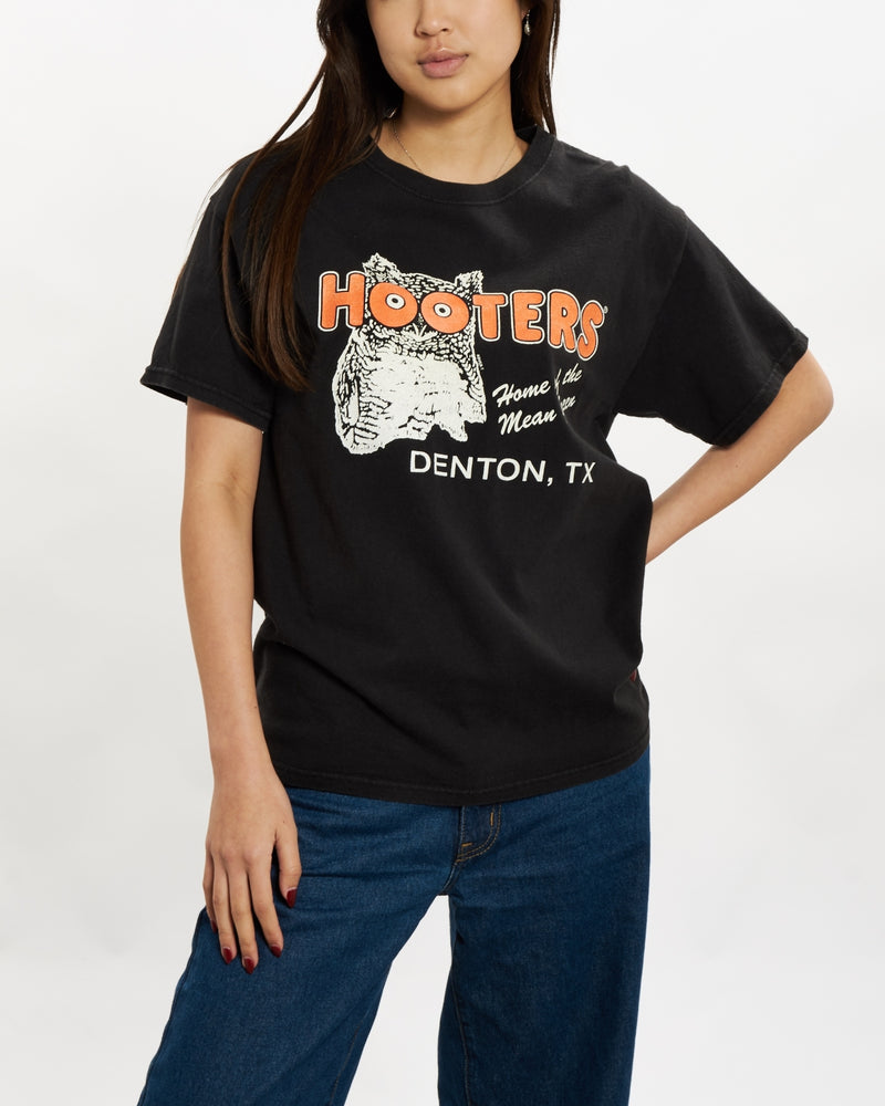 Vintage Hooters Tee <br>S , The Real Deal , newtown, sydney, australia, thrift store, opshop, preloved, secondhand, sustainable, retro, antique, 70s, 80s, 90s, 2000s, 00s, fashion, clothing, streetwear, trendy, garment, style, boutique, store, shop, archive, sale, cheap, best, top
