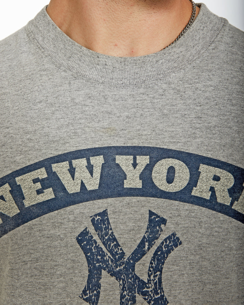 Vintage MLB New York Yankees Tee <br>XL , The Real Deal , newtown, sydney, australia, thrift store, opshop, preloved, secondhand, sustainable, retro, antique, 70s, 80s, 90s, 2000s, 00s, fashion, clothing, streetwear, trendy, garment, style, boutique, store, shop, archive, sale, cheap, best, top